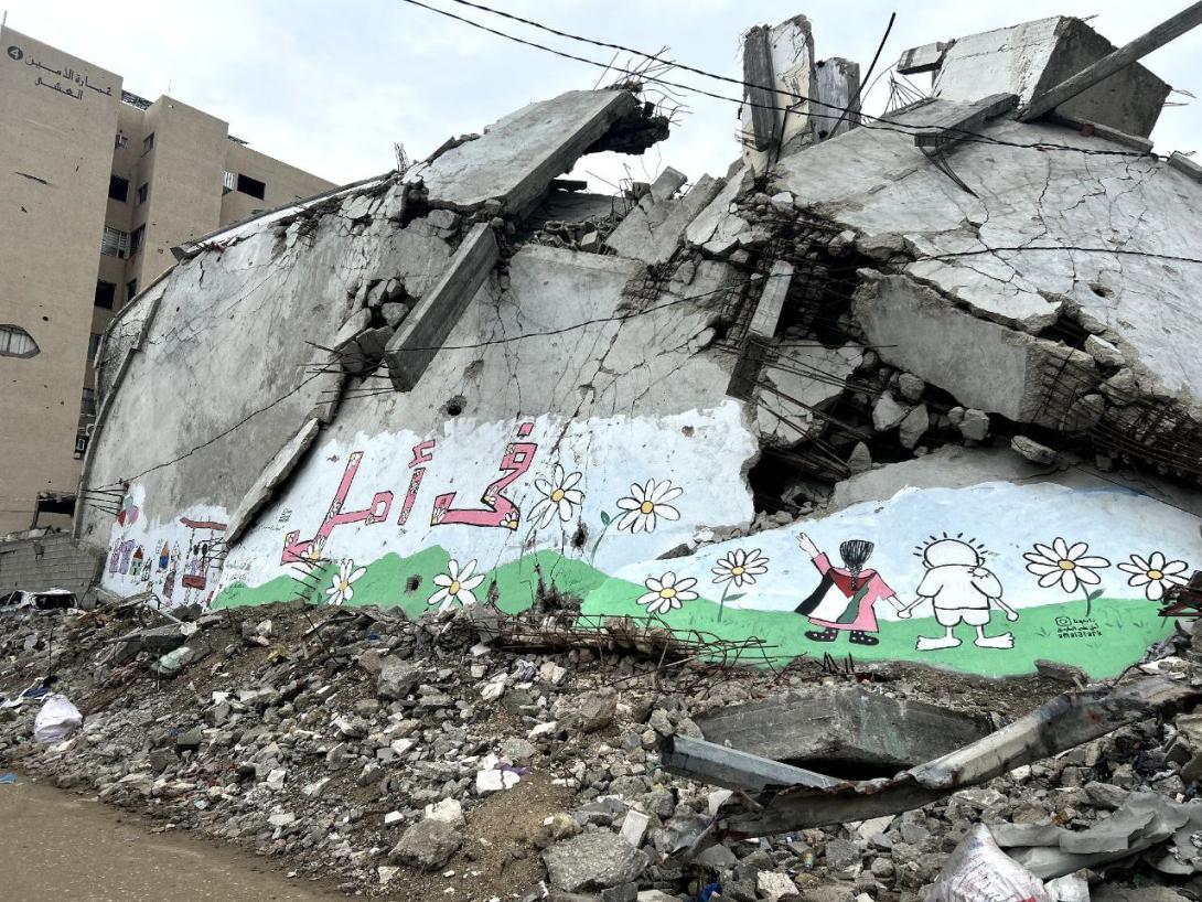 Escola infantil destruída pelos bombardeios israelenses na Faixa de Gaza